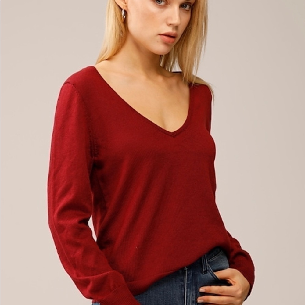 NWT Womens Burgundy V Neck Pullover Sweater
